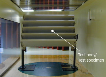 Technology for measuring wind noise and vibration noise by using wind-tunnel experiments