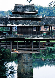 写真：合龍橋（1920年創架，1940年再建）