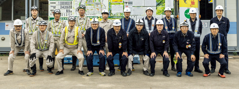 図版:土木・建築所員の集合写真