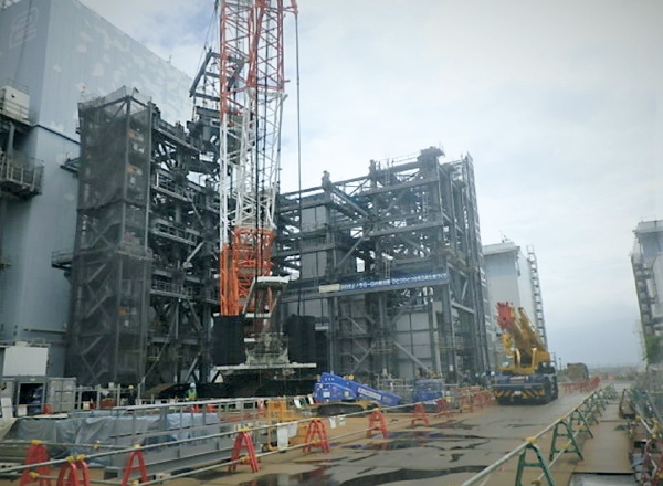 図版:ユニット建方の様子(2023年4月)