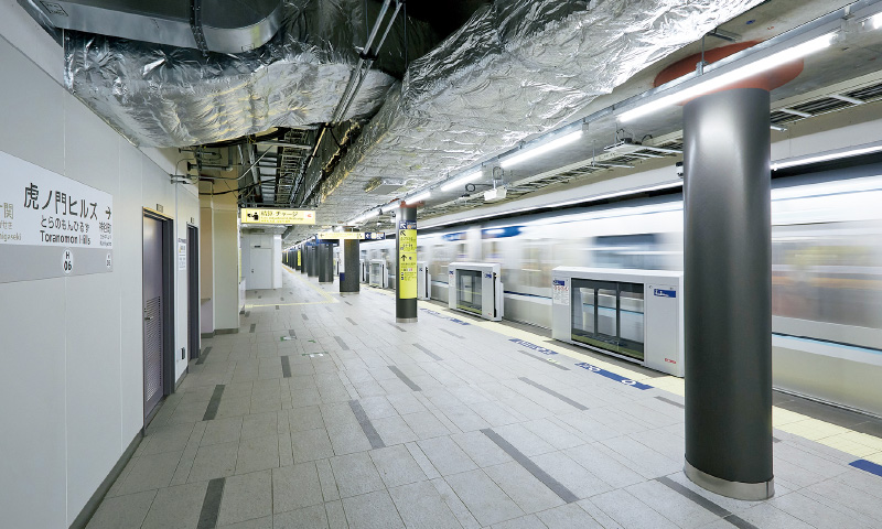 図版:東京メトロ日比谷線「虎ノ門ヒルズ駅」ホーム