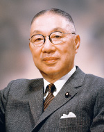 写真:鹿島守之助社長