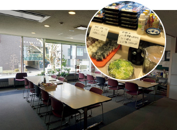 図版:寮の食堂ではお弁当などが提供された