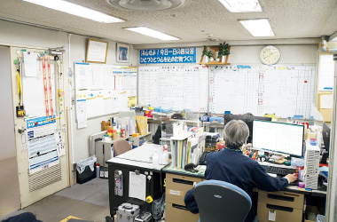 図版:現場事務所。約60年変わらずに居を構える