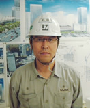様々な機電技術を現場に適用する石田機電課長の写真