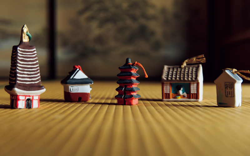 図版:素朴で温かみあふれる土鈴