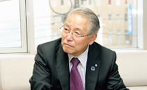 写真：岡﨑 準　当社常任顧問