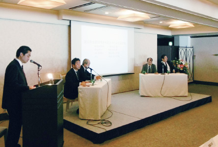 図版：「建設部会OBによる座談会」の様子