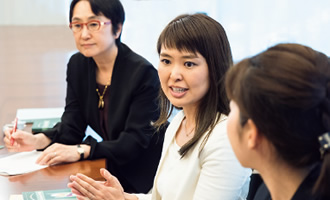写真：座談会の様子