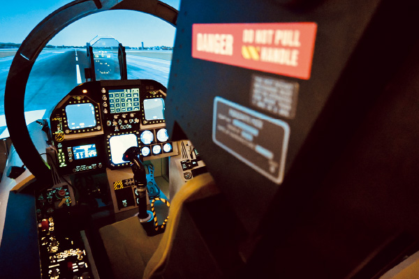 図版:LUXURY FLIGHT