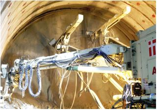 2ノズル自動吹付け機による施工