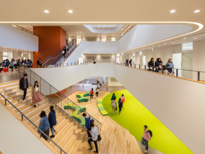 図版：新潟青陵大学・新潟青陵大学短期大学部1号館
