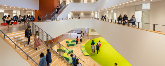 図版:新潟青陵大学・新潟青陵大学短期大学部1号館のメインイメージ