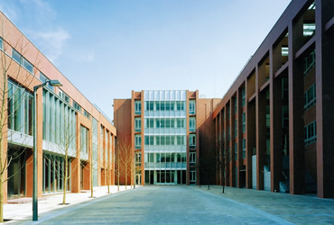 図版：東亜学園高等学校