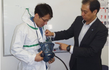 図版：現場内での保護具着脱教育