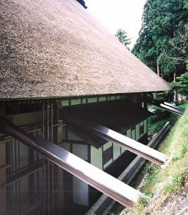 鉄骨方杖補強(完成時)
